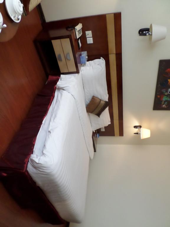 G.S Plaza Hotel อักกรา ภายนอก รูปภาพ